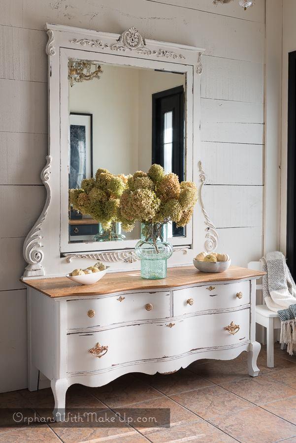 Dixie Belle Cotton stark white Elite Retailer Australia painted dresser chalk paint